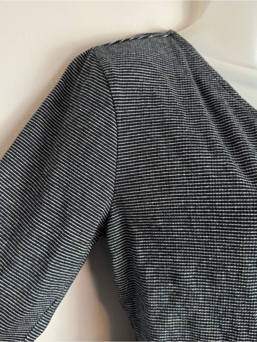 LOFT Black and White Striped Knit Wrap Style Short Sleeve Top Size Small - Picture 4 of 10